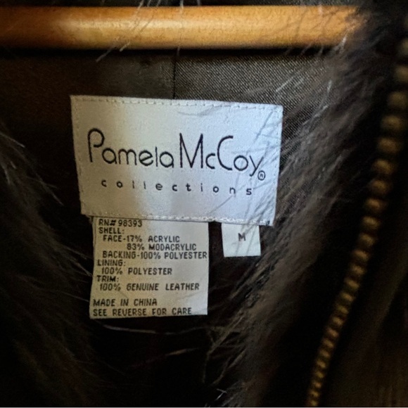 Pamela McCoy Collections Grey & Tan Faux Fur Vest W/ Genuine Leather Trim Sz M - Picture 4 of 4